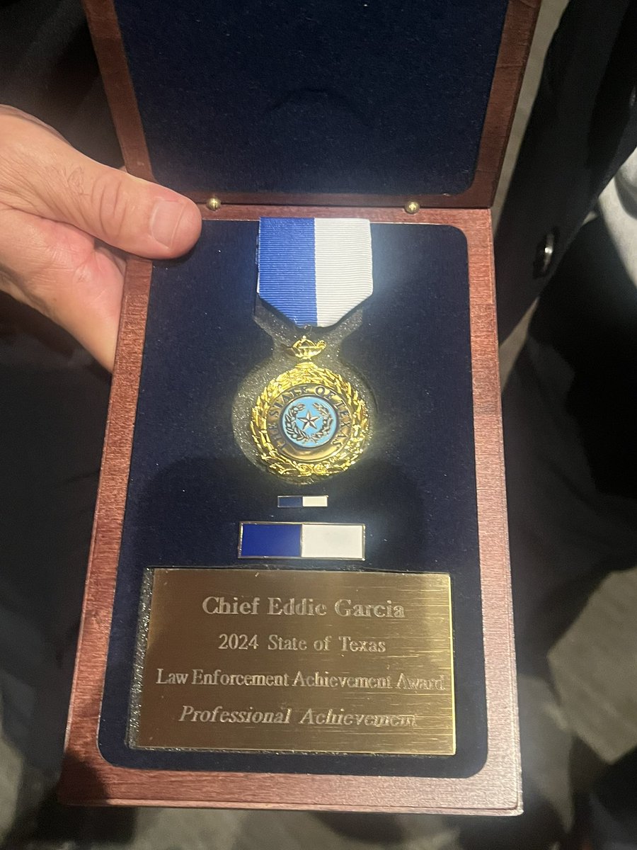 DallasPD's tweet image. Congratulations to @DPDChiefGarcia and Assistant Chief Reuben Ramirez who received the 2024 State of Texas Law Enforcement Achievement Award for Professional Achievement. They accepted the award in Austin, for their work in the creation of the Dallas Police Wellness Unit.