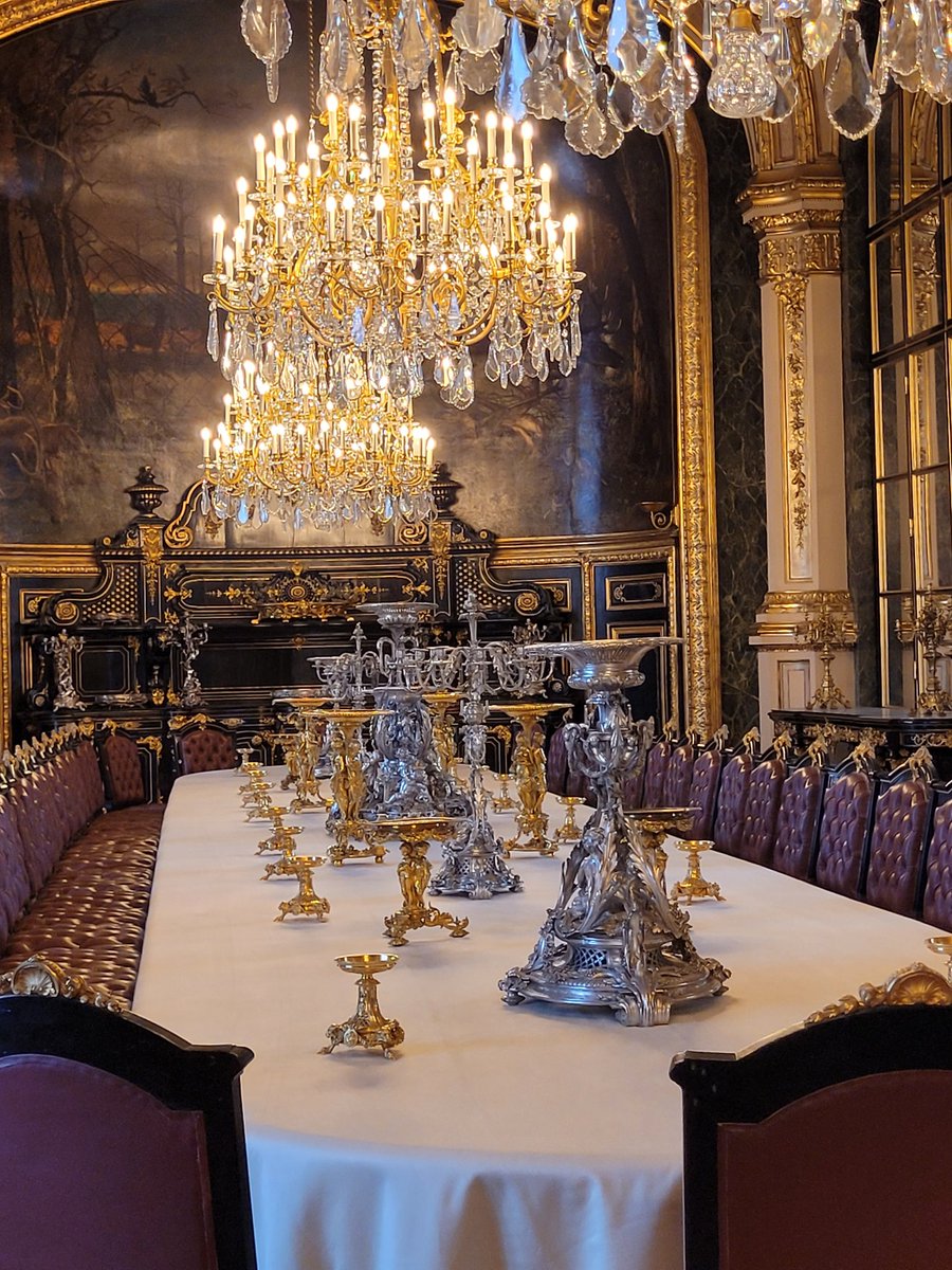 Les Appartements Napoléon III du @museelouvre brillent à nouveau après un vaste chantier d'entretien et de rénovation ! 🥰