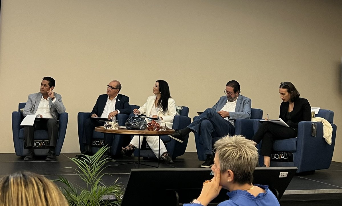 HORACIOV100's tweet photo. Muchas felicidades a @GeraldinaHV por el gran proyecto Búmeran Social, Pitch con Propósito, de la @FundacionExpo  ! https://t.co/dnbIr3Km4L