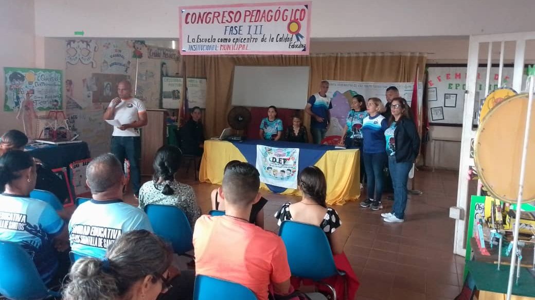 #21Jun|| Desde el complejo educativo Rafael María Urrecheaga desarrollan la III fase del Congreso Pedagógico 2023-2024, a instancia municipal.

#DeLaManoConMaduro
#TrujilloVanguardiaEducativa
#MPPE #MPPEducacion

<a href="/NicolasMaduro/">Nicolás Maduro</a> <a href="/_LaAvanzadora/">Yelitze Santaella</a> @MPPEDUCACION <a href="/Gerardo4fPsuv/">Gerardo Márquez</a>