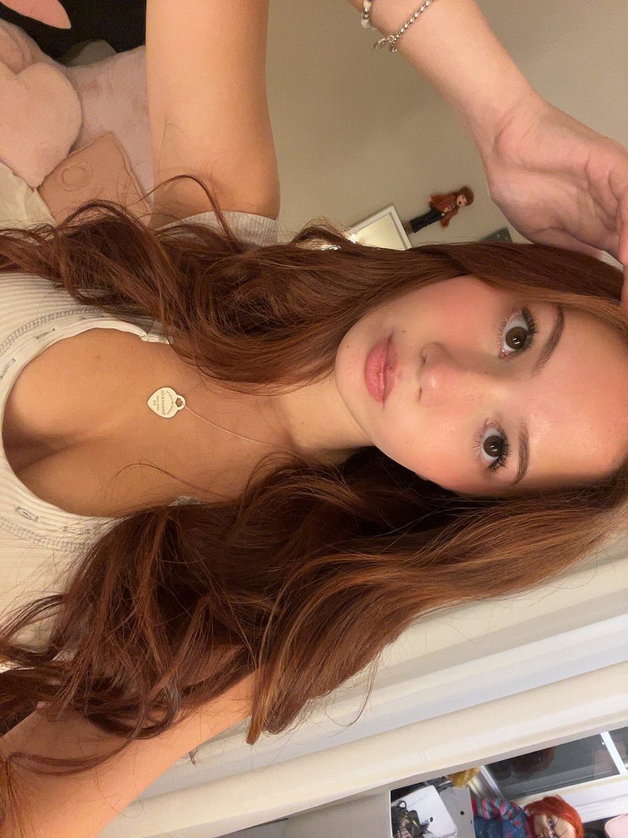 zoe4nya's tweet image. Okkkk what do i look like my name is