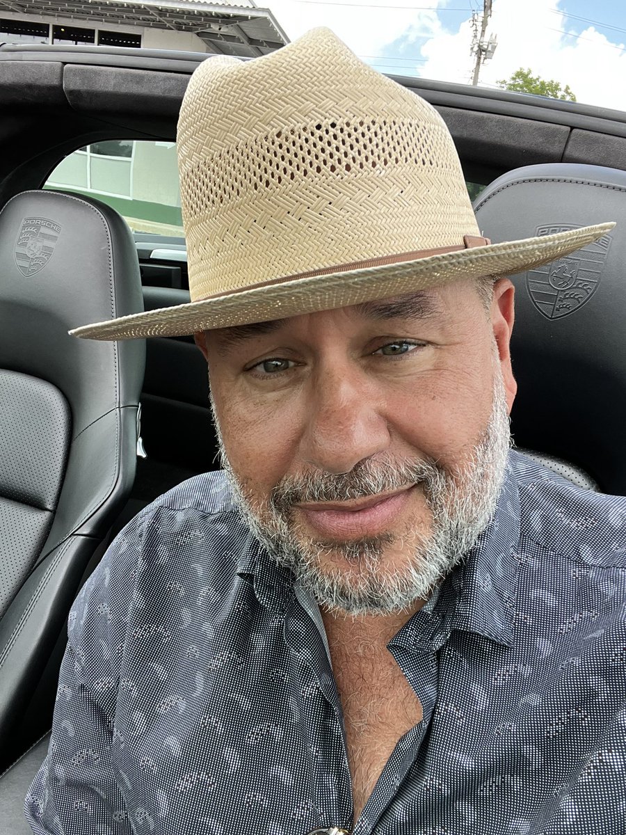 TeamGumball5's tweet photo. It’s Friday and I just got my first beard trim, Siri play Queens of the Stone Age cause I’m feelin it. Daddy Mode activating in 3…2..1 LFG!!! 🤣 #SupportLocal #FadeBox https://t.co/ahixaikaY9