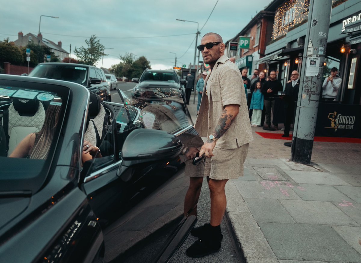 Conor McGregor tweet media