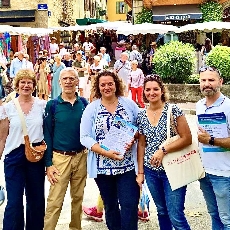 AlineAbravanel's tweet image. 1/3

#Tractage de ce midi à #Valbonne, un marché très dynamique, et européen !

Beaucoup de bienveillance et de soutien pour notre candidature face à la menace des #Extrêmes dans notre circonscription et partout en #France.