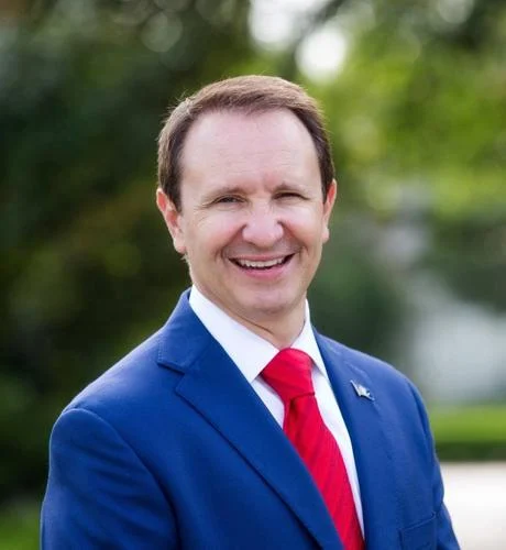 factpostnews's tweet image. GOP Louisiana Gov. Jeff Landry, who just signed a bill requiring the Ten Commandments to be displayed in classrooms, rejected $71 million from the Biden administration to feed nearly 600,000 hungry children in his state