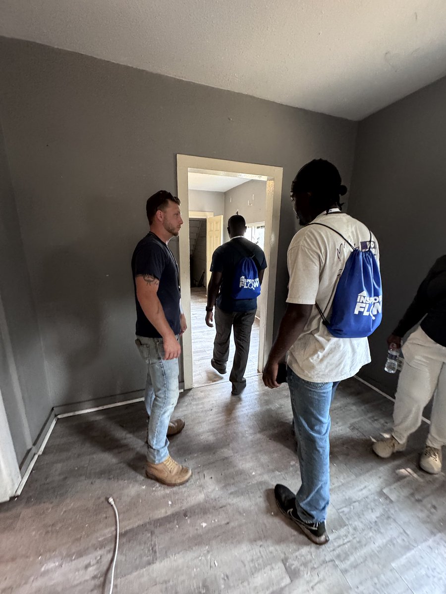 HouseHunter216's tweet image. Mock Inspection Flow🏡🔎 #InspectorFlow @NastyNate216 doing his good teaching