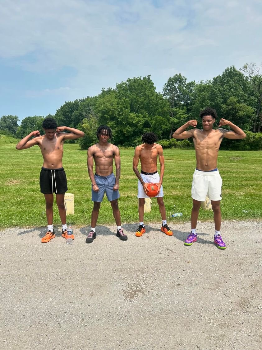 We gettin better and stronger everyday <a href="/Arkellboyd3/">Arkell Boyd Jr</a> 
@jaquanstennis2 
<a href="/trayhill_/">Antreress Hill</a> 💪💪
