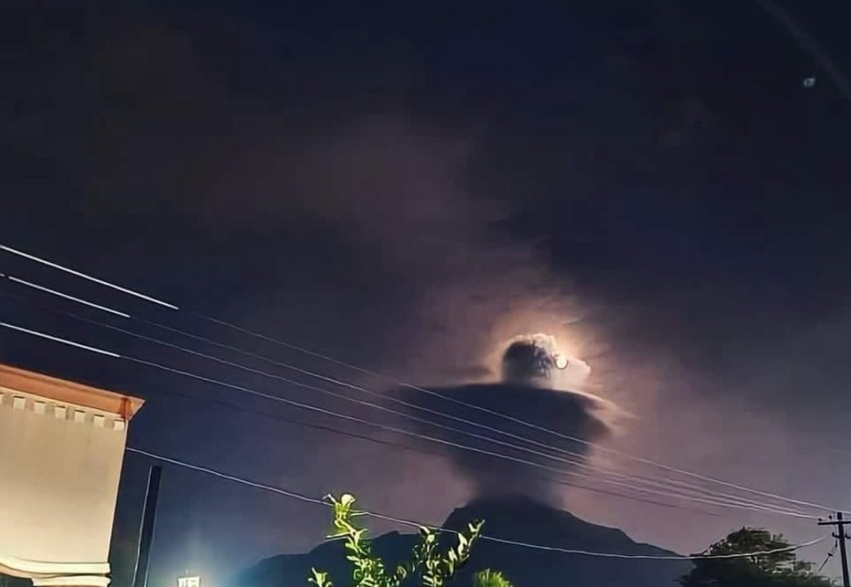 LostTemple7's tweet photo. ll यत्र l तत्र l सर्वत्र ll https://t.co/mNBkrPaoy5