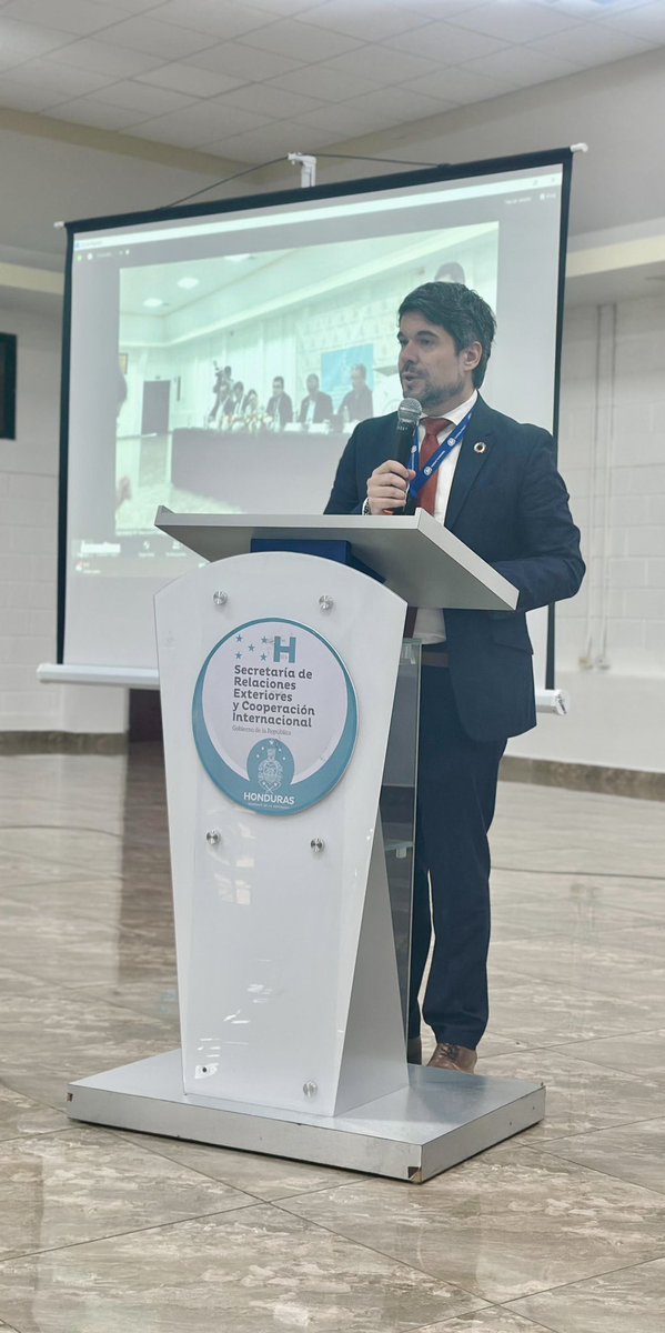 Empleabilidad, protección social y #juventud: desafíos

⬇️empleo formal y salarios insuficientes frente a la inflación
⬆️empleo informal
😱crisis en sistemas educativo y de cuidados
🤖impacto avances tecnológicos y del cambio climático

Diálogo tripartito x el futuro del #trabajo