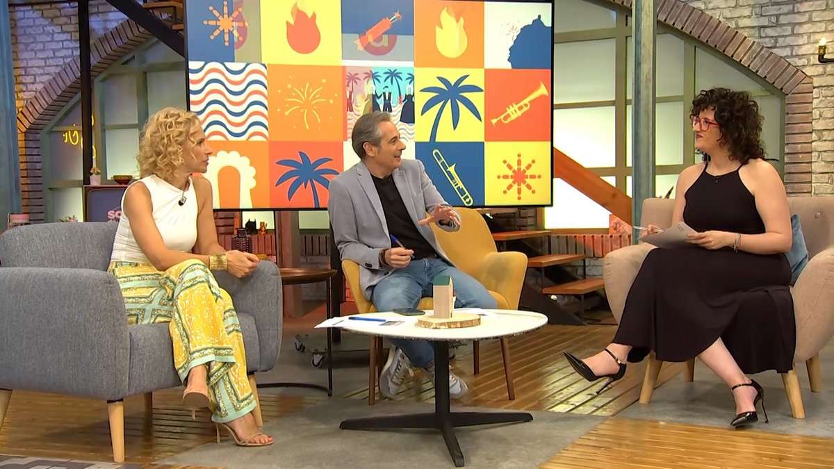 🔥 #Fogueres24 ➡️ Pepa Gómez (<a href="/PepaPepae/">Pepa</a>) ens ha acostat l'última hora, i amb 🎤 <a href="/cintiamarti_/">Cintia Martí</a> hem celebrat el 🥇 primer premi d’Especial aconseguit per la foguera #FloridaPortatge.

#SomDeCasa <a href="/apunt_media/">À Punt</a> <a href="/fed_fogueres/">Federació de Fogueres d'Alacant</a>