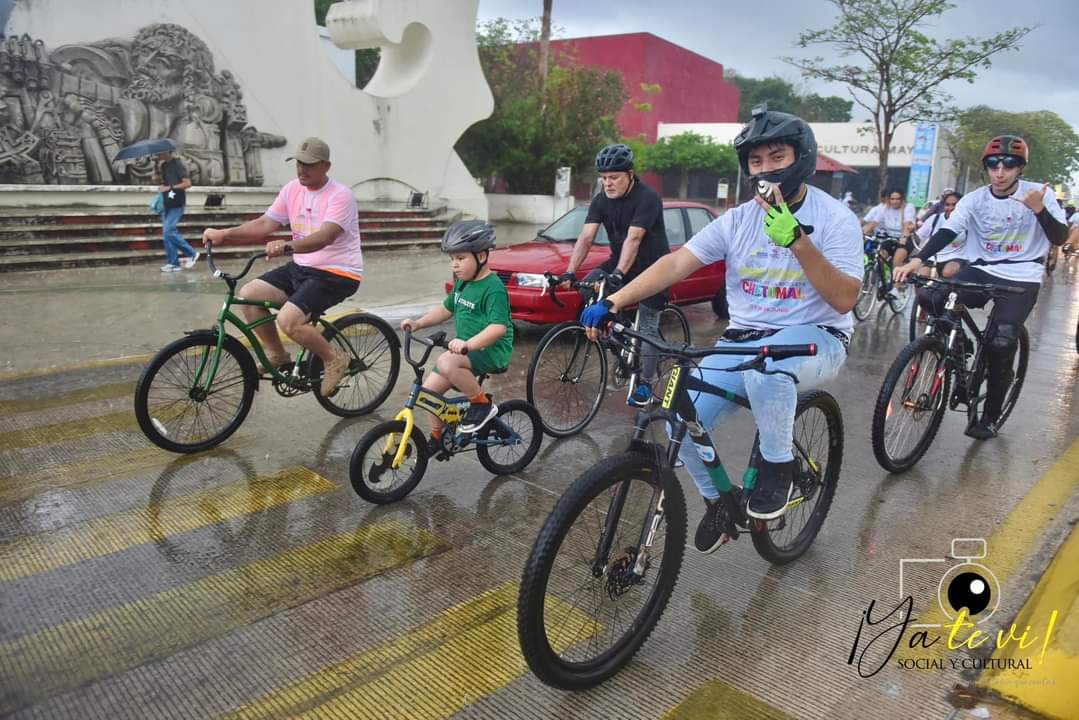 "Activismo ciudadano como respuesta a la necesidad de movilizarse y actuar para realizar un cambio"

Gracias a la Ciclista Urbana Lina Patricia Calderón <a href="/BicireporteraDF/">Bicireportera CDMX</a> por visitar #Chetumal El Caribe Pedalea y compartir en el Preforo Nacional de la Bicicleta 2024. 🚲🇲🇽🌴🌎