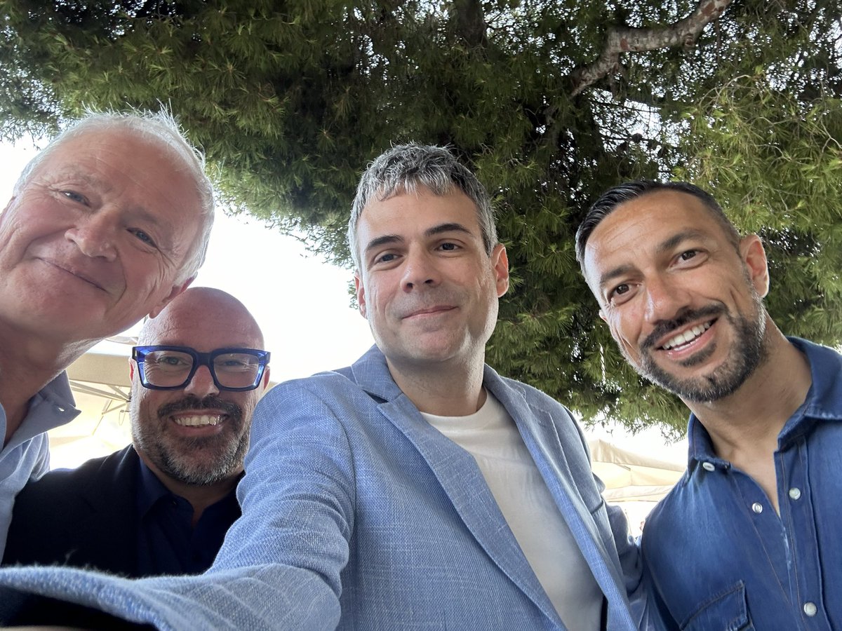 jrbasket2015's tweet photo. Serata finale di Gala ad #Alassio #StelleinCampo con Calciomercato l’originale di #Sky #Zenga #Serena #Quagliarella #Bonan #DianaGH https://t.co/mjXYqA32iP
