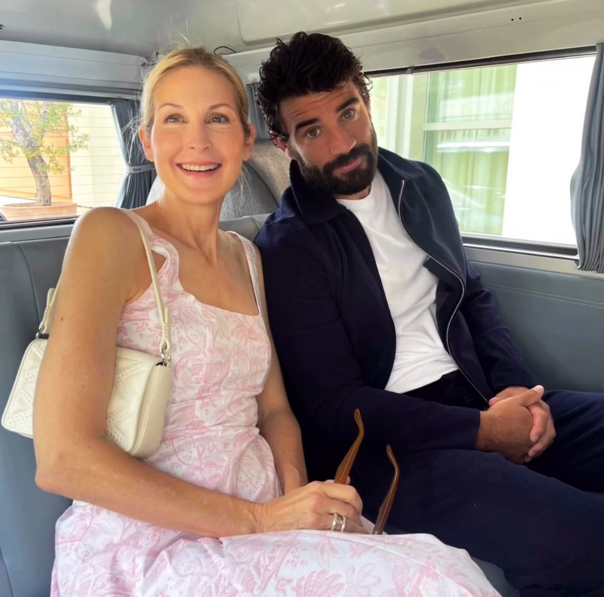 bella van der woodsen tweet media