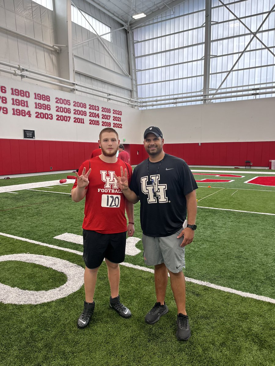 Had a great time at <a href="/UHCougarFB/">Houston Football</a> and learned a lot. <a href="/CoachWEFritz/">Coach Willie Fritz</a> <a href="/Emannaghavi/">Eman Naghavi</a> <a href="/Coach_Fudge/">Isaac Fudge</a>