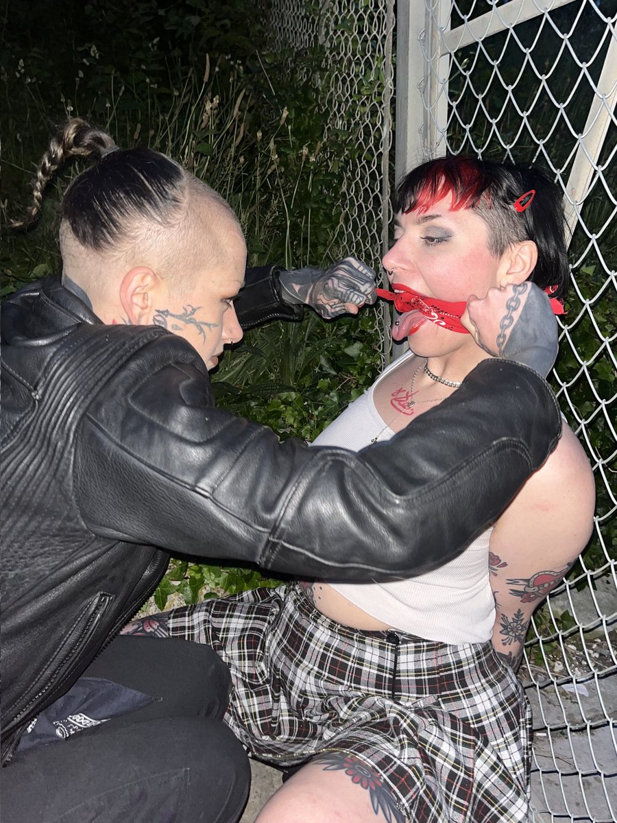 CherryVelour_'s tweet photo. good girls stay put 😌🌹
alternate title: the prettiest mosquito bait 🦟 https://t.co/xXM21C05dG