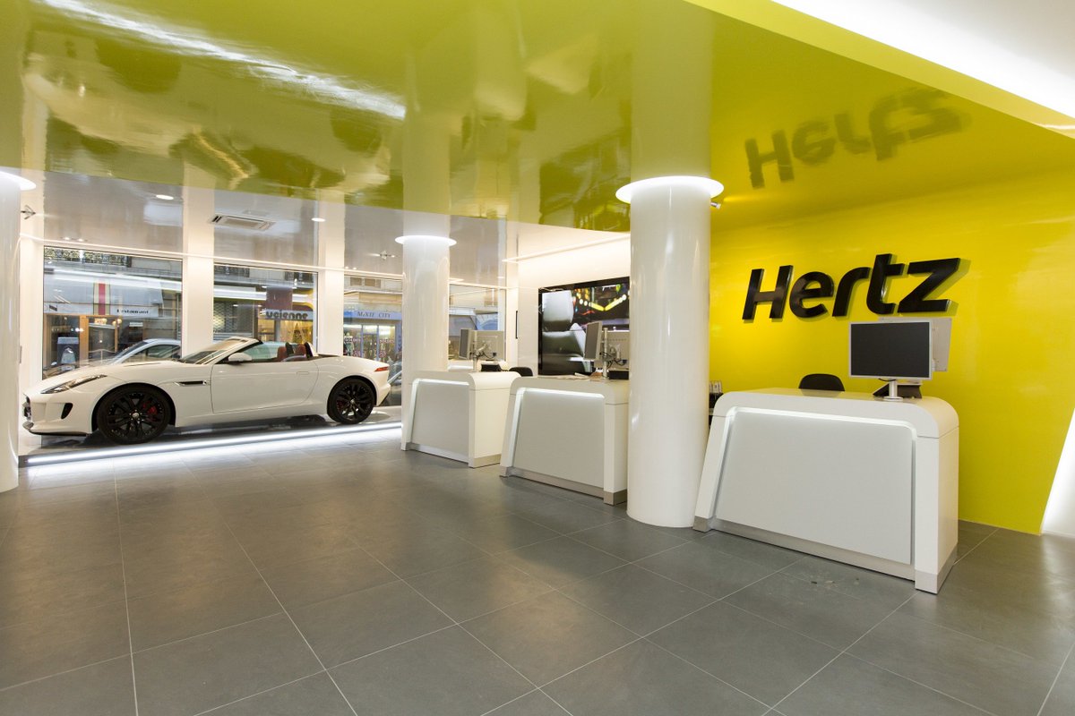 Alpha_Bronze's tweet photo. Hertz Global stock up sharply after the car rental giant upsized a bond offering to $1 billion! It initially planned to raise $750 million to refresh its fleet of vehicles! $HTZ #CarRental #BondOffering 
https://t.co/CxNOAdg3VR https://t.co/zBAkg2IMzQ