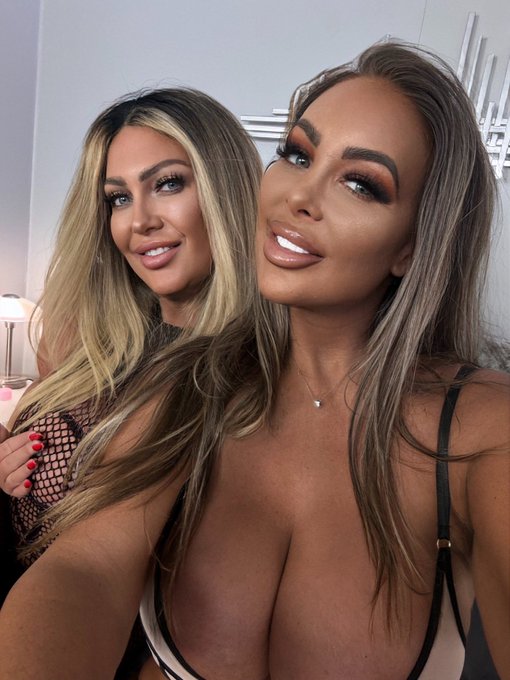 Live on @BabestationTV &amp; @BabestationCams with @DocLeighdarby   Spread the word!!  ➡️ https://t.co/bz19wkHEdh  ➡️<a class="tags" href="/tag/babestationtv">@babestationtv</a><a class="tags" href="/tag/babestationcams">@babestationcams</a>