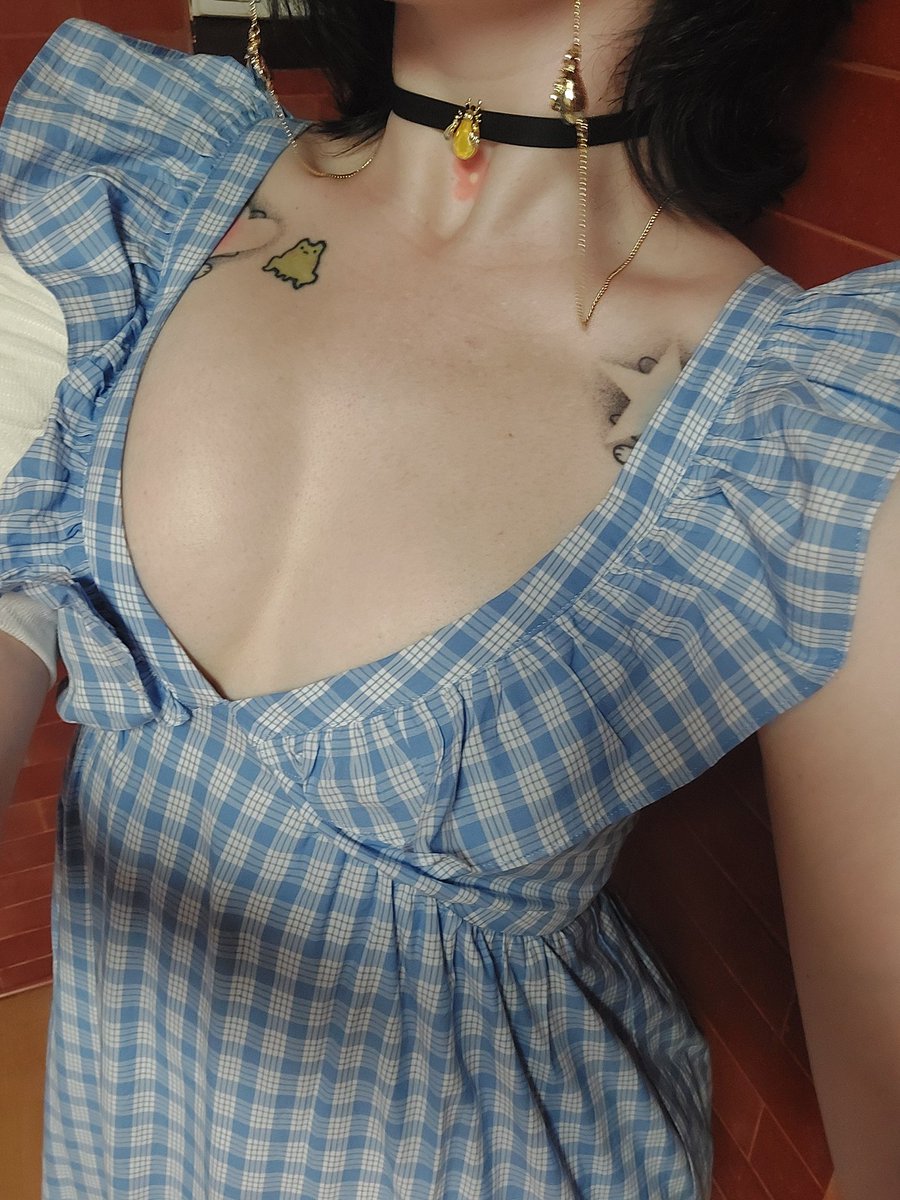 I'm in love with this new dress😭💖💖