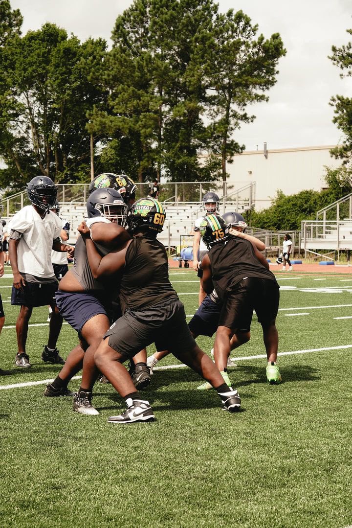 zandon_riley's tweet photo. Senior Szn loading🦅this year is going to be different. https://t.co/Jmchnc3bnN