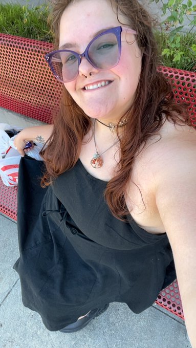 Bought this sundress on the spot because it’s just too cute!! https://t.co/xASWMNkOcO<a href="/tag/mvsales"class="tags"><span>&#35;mvsales</span></a>