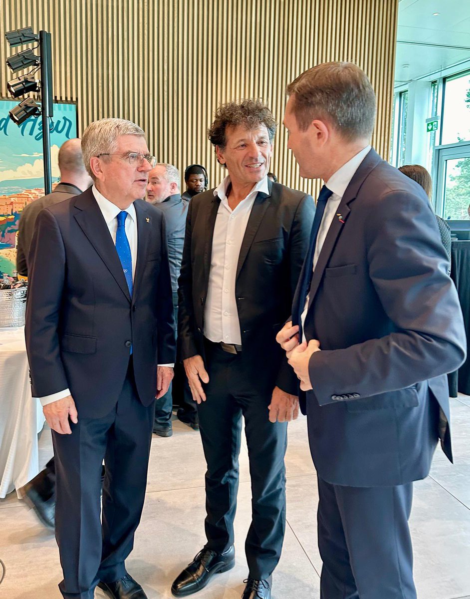 Juan Curuchet (@juancuruchet) on Twitter photo 🌟🚴♂️ Hoy, tuve el honor de dialogar con Thomas Bach, presidente del COI, y David Lappartient, presidente de la UCI, sobre el desarrollo del ciclismo en América. 🌎🚴♀️
¡Grandes cosas están por venir para nuestro deporte  en América! 💪✨ 🌟🚴♂️ Hoy, tuve el honor de dialogar con Thomas Bach, presidente del COI, y David Lappartient, presidente de la UCI, sobre el desarrollo del ciclismo en América. 🌎🚴♀️
¡Grandes cosas están por venir para nuestro deporte  en América! 💪✨