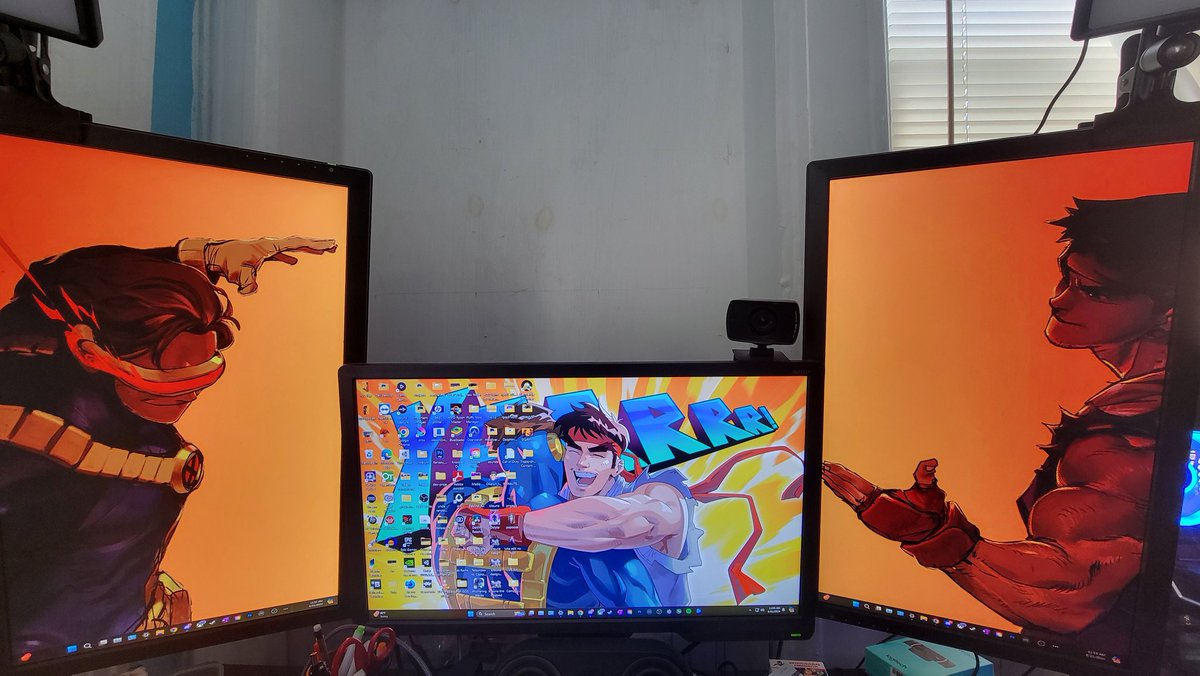 traplordhuey's tweet image. Current monitor setup