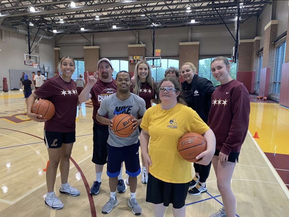 Loyola Women's Basketball tweet media