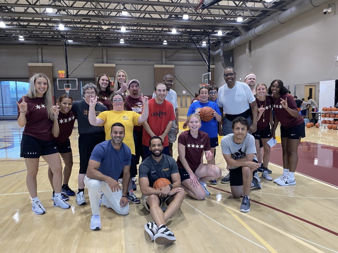 Loyola Women's Basketball tweet media