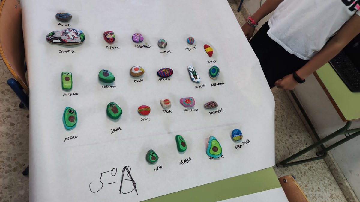 CEIPFREINET's tweet photo. Actividades acuáticas en la rambla, marca páginas, decoración de piedras, telar artesano… un broche de oro a todo un año de pura magia. FELIZ VERANO! https://t.co/QrQDTyaUWI