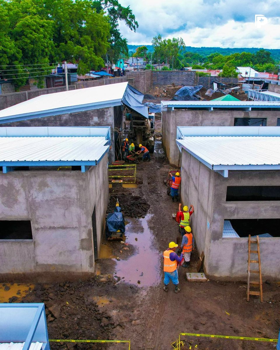 🏫✨ Avanza la construcción de la Escuela Especial Melania Lacayo, la primera escuela modelo de Educación Especial del país, ubicada en el municipio de #Masaya, con un avance del 51%. 📚🔧 La escuela estará equipada con 12 aulas y 14 espacios complementarios, que incluyen