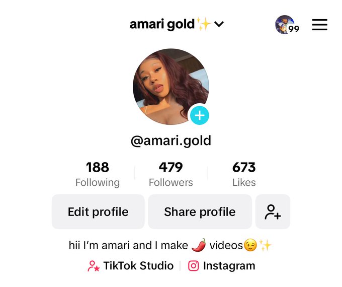 Can yall help me out and follow my TikTok ? I wanna go live on there but I need 1k followers ✨💗 (@ Amari