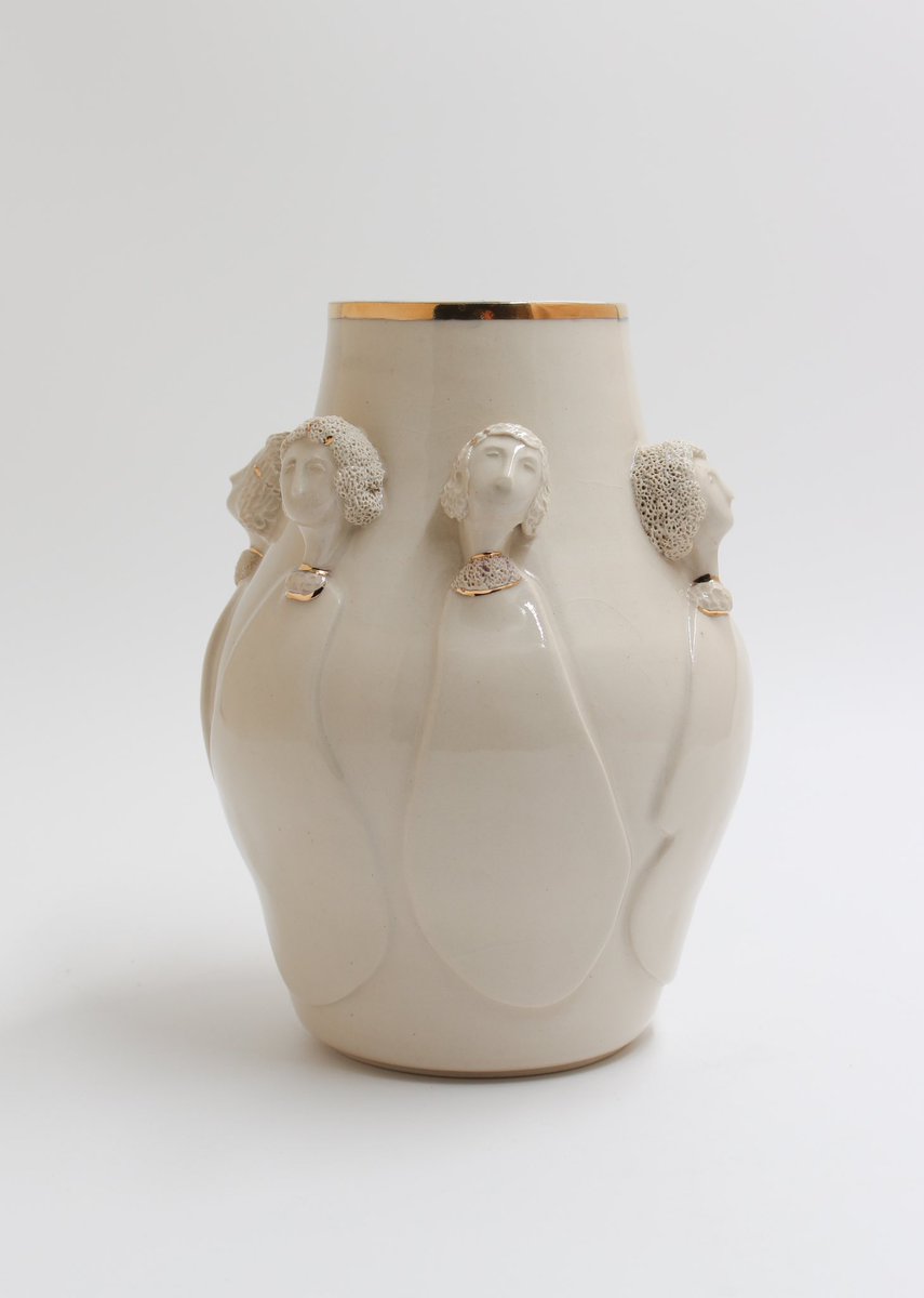 UntitledSquare's tweet photo. This piece is called 𝓢𝓲𝓵𝓮𝓷𝓽 𝓒𝓲𝓻𝓬𝓵𝓮   from our 𝓖𝓻𝓸𝔀𝓷 𝓤𝓹𝓼 collection. #goldglaze #potteryforall #handmadeceramics #contemporaryceramics #ceramiclove #makeinaskutt #functionalceramics #potteryart #smallbusiness #art #womeninbusiness https://t.co/73ibAo3wUN