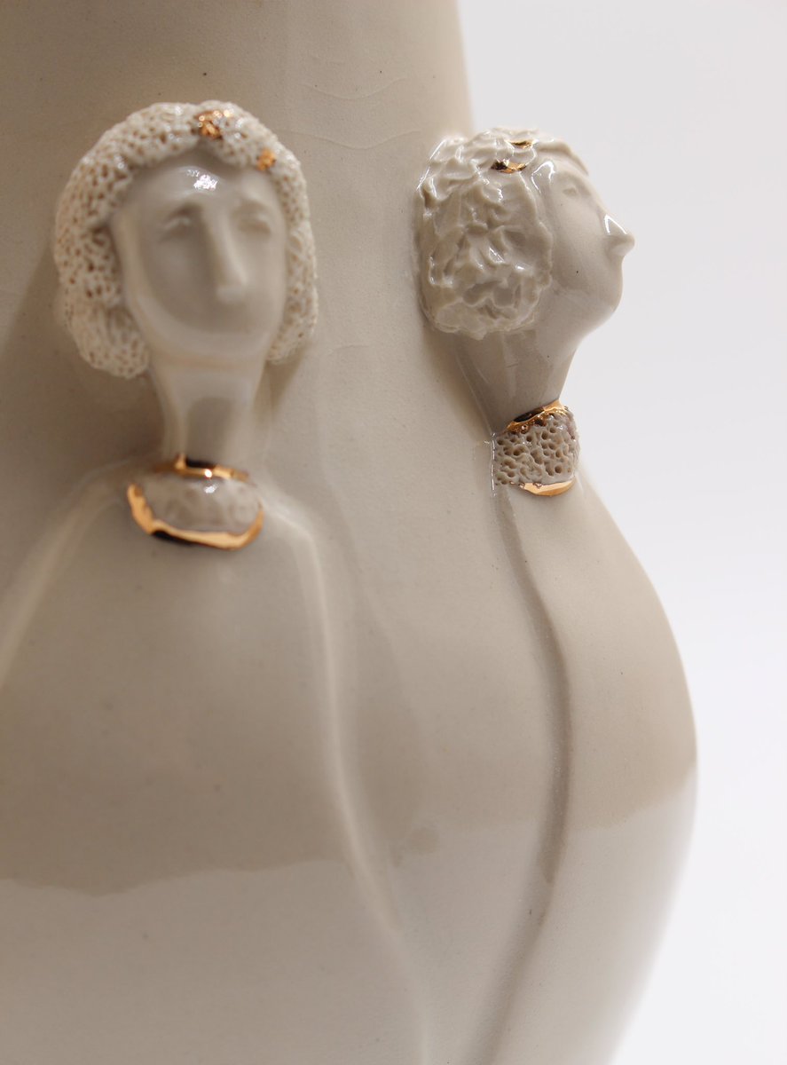 UntitledSquare's tweet photo. This piece is called 𝓢𝓲𝓵𝓮𝓷𝓽 𝓒𝓲𝓻𝓬𝓵𝓮   from our 𝓖𝓻𝓸𝔀𝓷 𝓤𝓹𝓼 collection. #goldglaze #potteryforall #handmadeceramics #contemporaryceramics #ceramiclove #makeinaskutt #functionalceramics #potteryart #smallbusiness #art #womeninbusiness https://t.co/73ibAo3wUN
