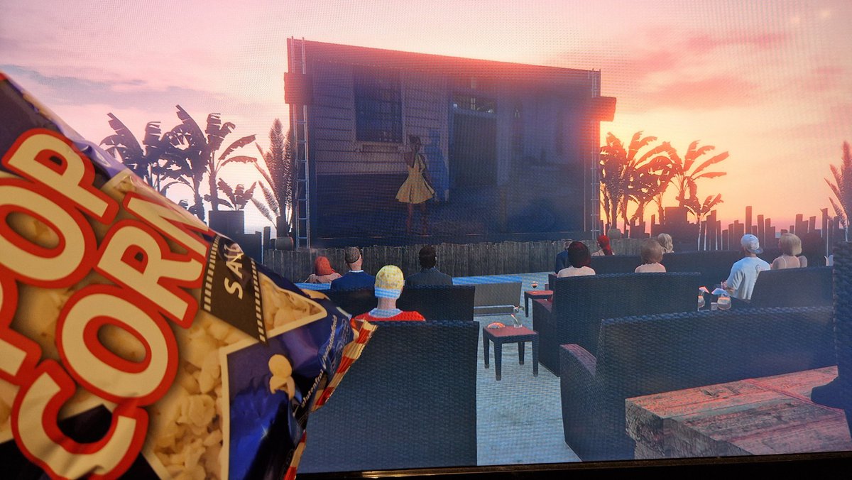 Kinoabend mit <a href="/LuckyVde/">LuckyV.de</a>. Salziges oder süßes Popcorn? 🍿