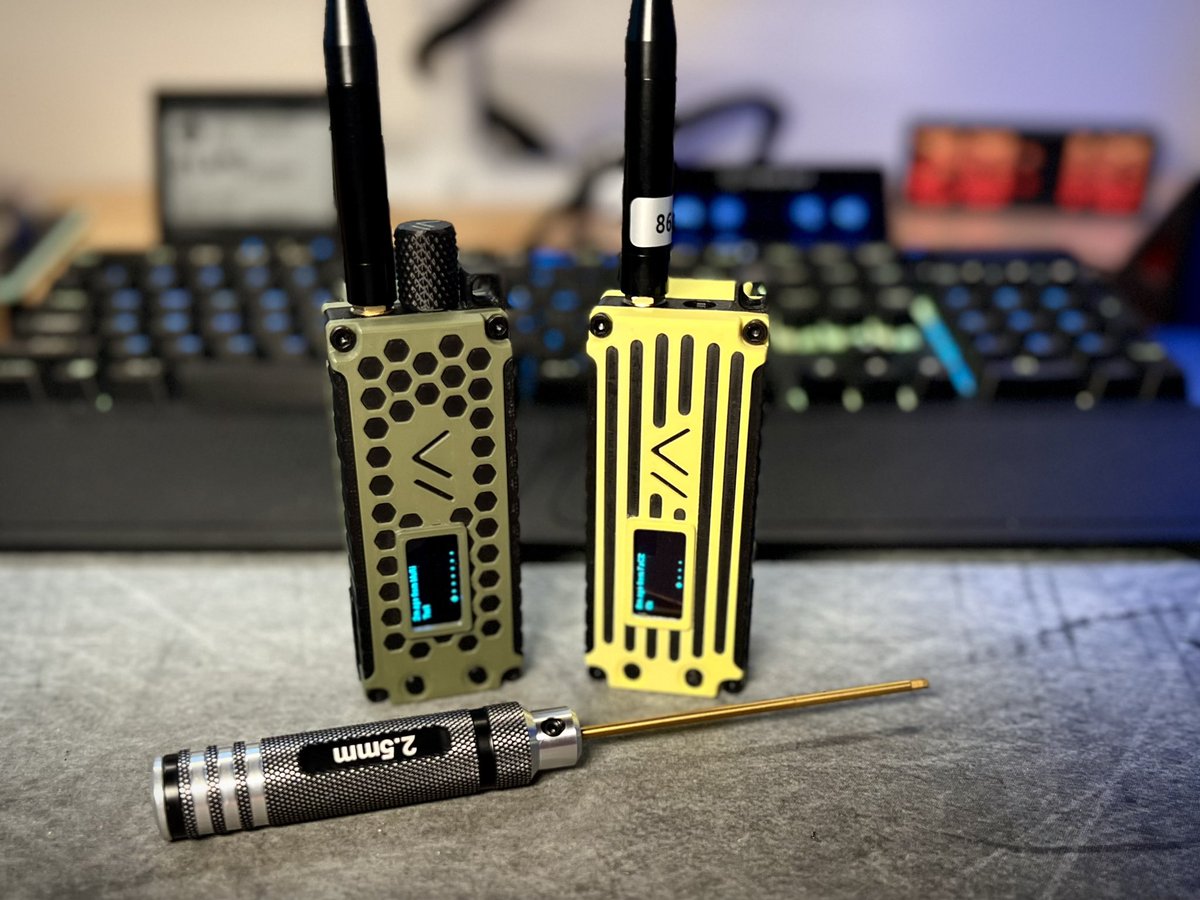 Faasteer's tweet photo. Se nám to tady množí jako houby po dešti.. 🤣
#Meshtastic #GPS #DnesTisknu #HeltecV3 #lora #DnesBastlím #3Dtisk #Dnes3Dtisknu #ŽítŠtěchovice https://t.co/48BaoZLUFj