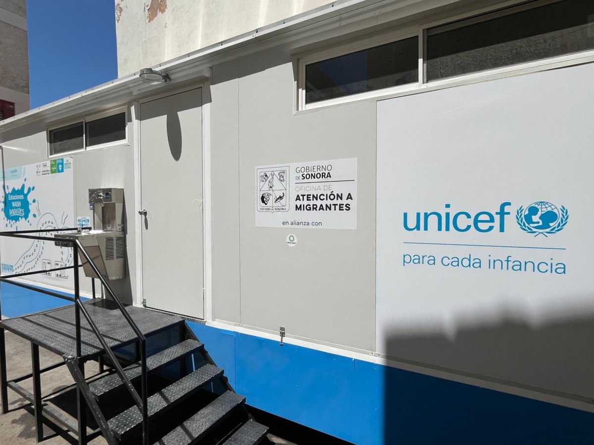 UNICEF México (@unicefmexico) on Twitter photo Desde <a href="/UNICEFMexico/">UNICEF México</a> entregamos al Gobierno de Sonora estaciones WASH para apoyar a niños, niñas, adolescentes y familias en movilidad. Buscamos brindar espacios dignos y seguros de salud e higiene para migrantes.
<a href="/bernardethruiz/">Bernardeth Ruiz</a> <a href="/OAMSonora/">Oficina de Atención a Migrantes en Sonora</a> <a href="/SipinnaSonora/">SIPINNA Sonora</a> <a href="/AdolfoSalazar_/">Adolfo Salazar</a> Desde <a href="/UNICEFMexico/">UNICEF México</a> entregamos al Gobierno de Sonora estaciones WASH para apoyar a niños, niñas, adolescentes y familias en movilidad. Buscamos brindar espacios dignos y seguros de salud e higiene para migrantes.
<a href="/bernardethruiz/">Bernardeth Ruiz</a> <a href="/OAMSonora/">Oficina de Atención a Migrantes en Sonora</a> <a href="/SipinnaSonora/">SIPINNA Sonora</a> <a href="/AdolfoSalazar_/">Adolfo Salazar</a>