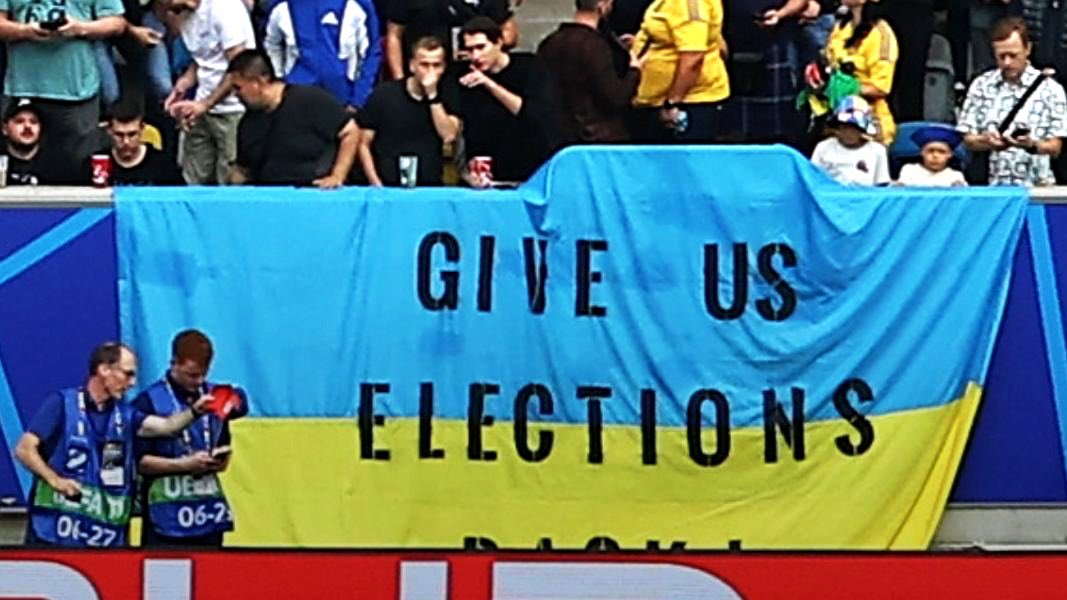 GIVE US ELECTIONS!

Ukrainians at the #EURo2024 are demanding elections. Isn’t the West fighting for democracy in Ukraine?