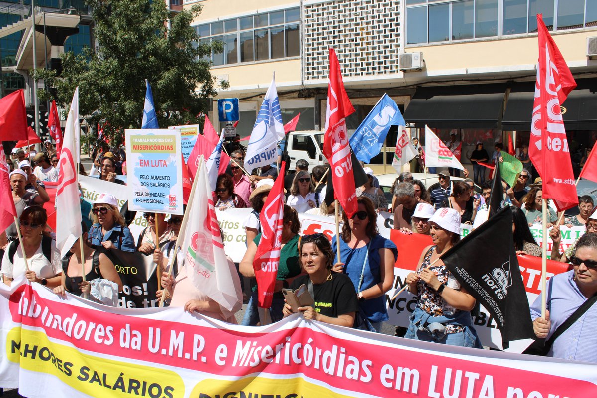 pcp_pt's tweet image. Alma Rivera, membro do Comité Central do PCP, esteve hoje presente na luta dos trabalhadores das misericórdias, promovida pela Federação Nacional dos Sindicatos dos Trabalhadores em Funções Públicas e Sociais.

Junto à sede da UMP - União das Misericórdias Portuguesas, em Lisboa,…