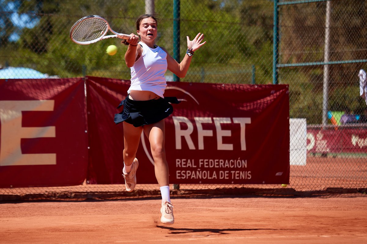 𝐒𝐨𝐫𝐩𝐫𝐞𝐬𝐚𝐬 𝐲 𝐦𝐚́𝐱𝐢𝐦𝐚 𝐞𝐦𝐨𝐜𝐢𝐨́𝐧 para las SEMIFINALES 🚺 de mañana en el Campeonato de España #MAPFREtenis Cadete en el <a href="/CD_Saladar/">C. D. Saladar</a> 

Sagristá 🆚 Monlleo 
Picó 🆚 Paun

⏰ 2º turno
📺 También EN DIRECTO en nuestro Youtube 👉🏻 youtube.com/@RFETenis/stre…