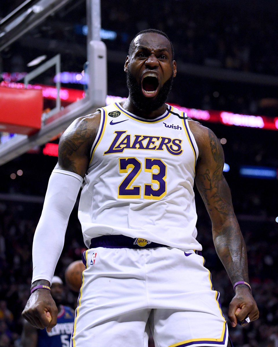 BronWorld's tweet image. LeBron’s most clutch moments as a Laker 

(A thread 🧵)