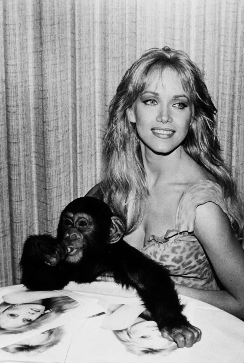 JerrySanBXL's tweet photo. @Noirchick1 Wonderful Woman 👩🏼 💪 - #Series is from 1955/56 📺 ☑️
Later versions starred the splendid #Tanya #Roberts 👩🏼 *crush* 😍🙏 ( = fr. « Charlie’s Angels « & Bond Girl ) ☑️
in the 1984 Movie 🎥 ..
Then #Gena Lee #Nolin in the 2000/2 TV Series 📺 ☑️
#Sheena: Queen of the Jungle https://t.co/6rXjVpEpXc