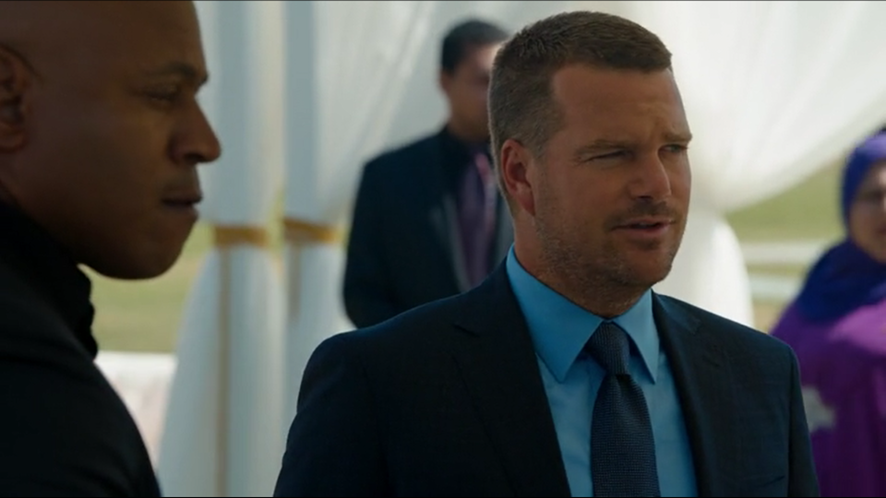 Anna715C's tweet photo. Pls their banter hahaha 😂 Sam is gonna go and talk with Byron. Their conversation went well, almost too well 🤔 Yeah Sam thinks it’s weird and that he seemed worried. And Callen is getting a bad feeling 😬 I don’t like that, I’ve learnt to trust Callen’s gut https://t.co/9w15wGPwte