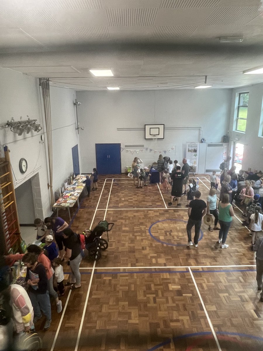 NectonPrimary's tweet image. So lovely to have ⁦@NorfolkCBC⁩ in school this week for a Book Fair! Always such a wonderful selection of books for all ages.  The storytelling in classes earlier in the day from Chris was thoroughly entertaining 🤩. The school was full of book chatter all day 📚😎. Thanks