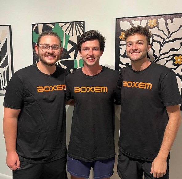fieldsofprofit's tweet photo. Free @Boxem merch for anyone who follows the Twitter account and tags us in a post!📦

Show us those beautiful Boxem bars or a pic of what you're working on for Amazon today 

Sending out info to those of y'all who have already done so! https://t.co/5OkgtDJg01