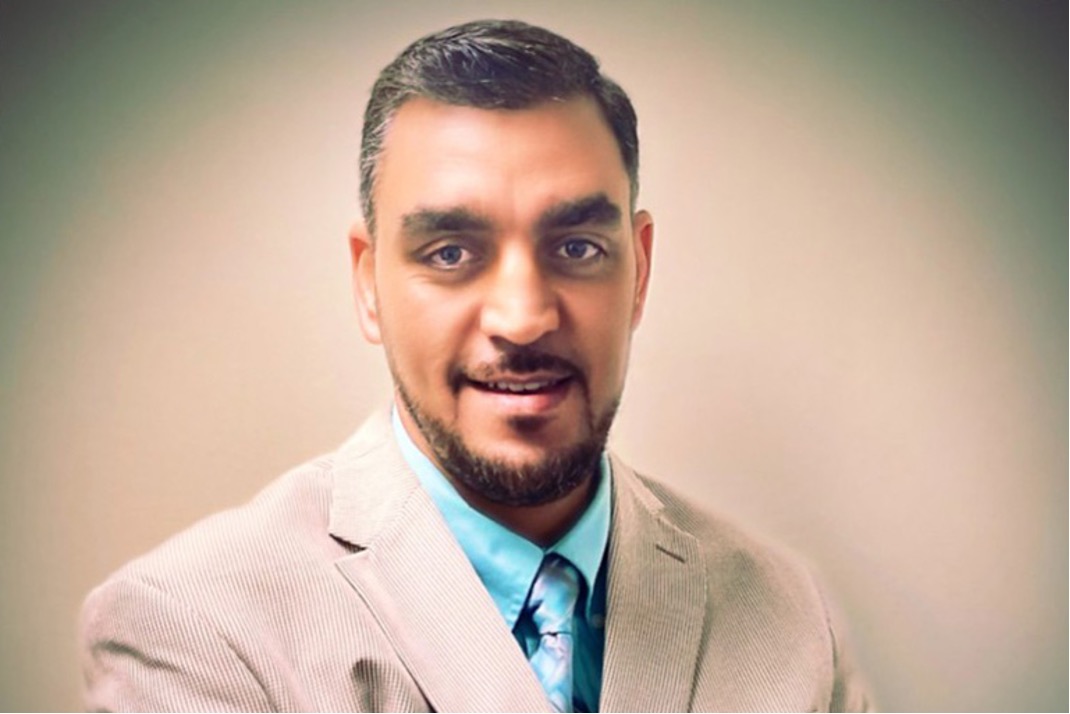 Regis University (@regisuniversity) on Twitter photo Associate Prof. Amin Asfari, Ph.D. (<a href="/Doc_Justice1/">Amin Asfari أمين أصفري</a>), has spent much of his career analyzing the many facets of the criminal justice system and encourages Regis criminology students to do the same. Read more: regis.edu/news/2024/disc… #ThisIsRegis Associate Prof. Amin Asfari, Ph.D. (<a href="/Doc_Justice1/">Amin Asfari أمين أصفري</a>), has spent much of his career analyzing the many facets of the criminal justice system and encourages Regis criminology students to do the same. Read more: regis.edu/news/2024/disc… #ThisIsRegis
