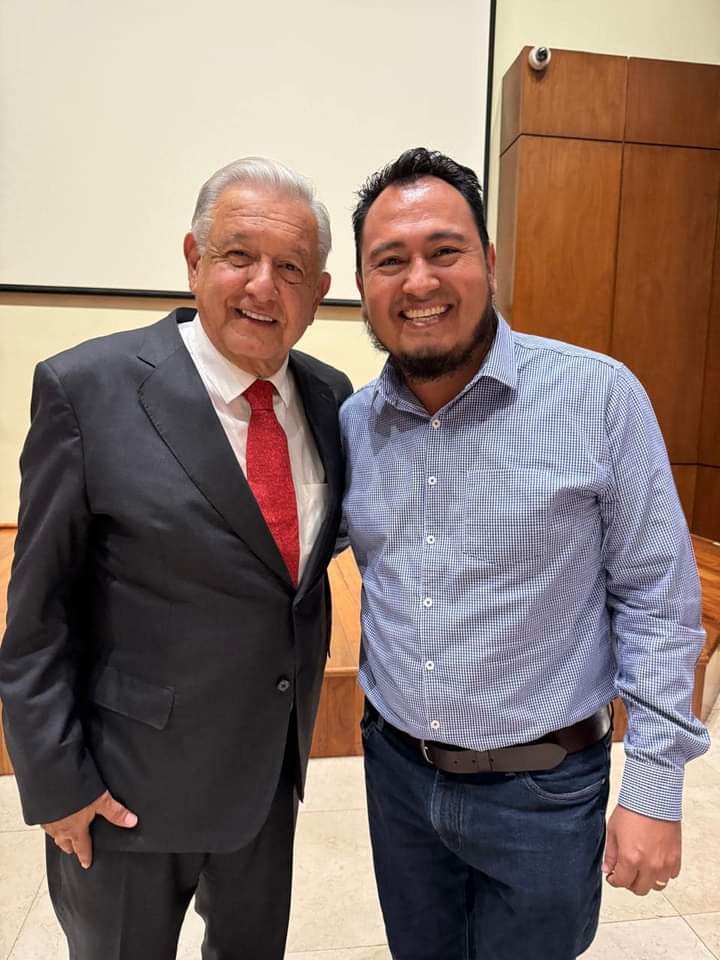 El Presidente <a href="/lopezobrador_/">Andrés Manuel</a> no sabe cuánto tiempo tardan los "trámites administrativos" en el <a href="/IEEPOGobOax/">IEEPO</a> para realizar pagos pendientes a maestros del PRONI. <a href="/EMILIOMONTEROP/">Emilio Montero Pérez</a> <a href="/Claudiashein/">Claudia Sheinbaum Pardo</a> <a href="/TaniaCruz_D11/">Tania Cruz Santos</a> <a href="/CACE_25/">César Camacho</a> <a href="/GabrielaCajeme/">Gabriela Martínez Espinoza</a> <a href="/HectorTlatempa/">Héctor Tlatempa</a> <a href="/atzin_luna/">Mtro. Atzin ࿓</a>