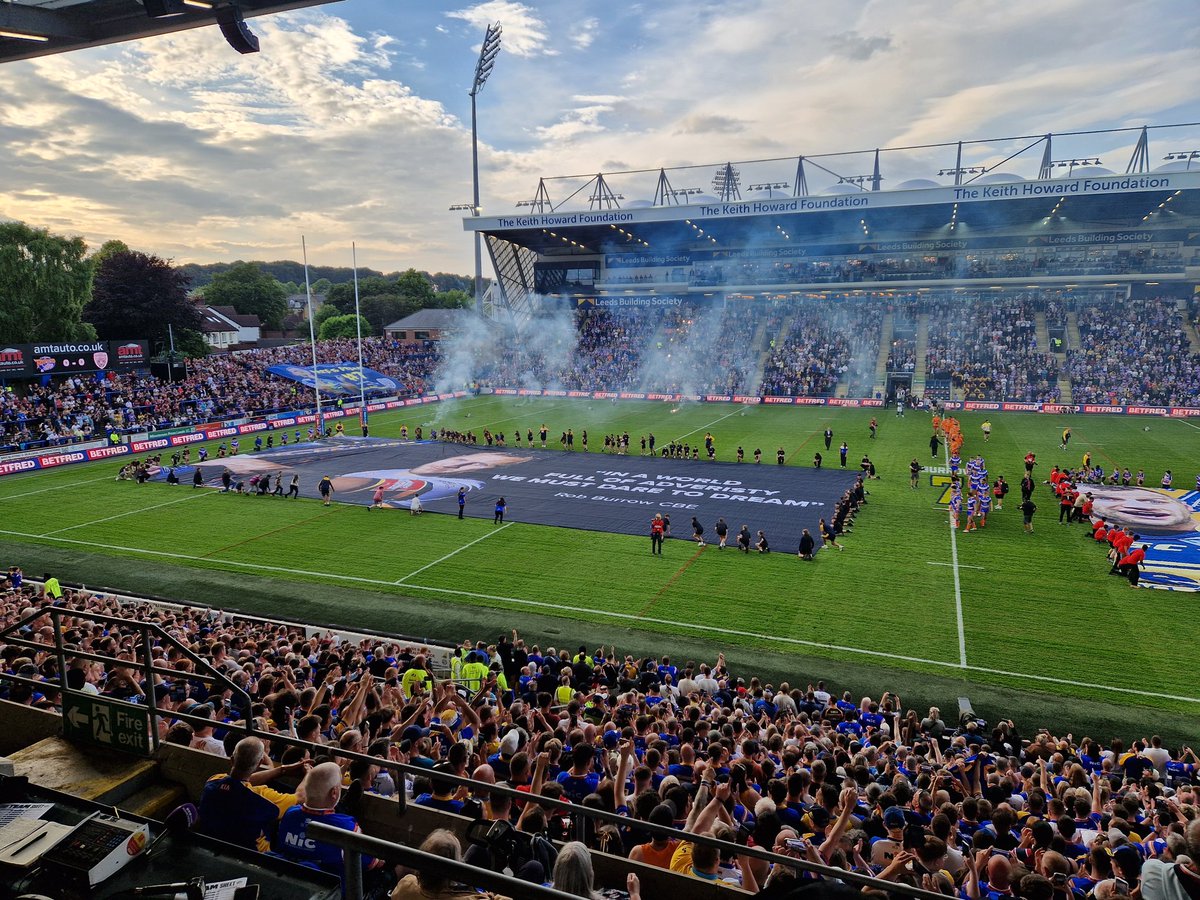 PeterSmithYEP's tweet image. Never been to a game like this #robburrow