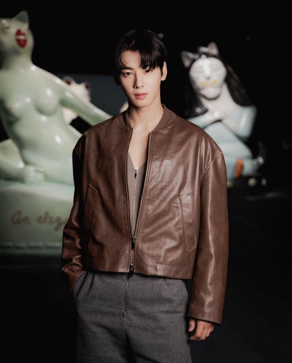 BeYourStar_ot6's tweet photo. Embajador de la marca Dior, #CHAEUNWOO en el evento de la colección "Dior Summer 25" en Paris
"#DiorSummer25 de Kim Jones https://t.co/HLbmYbcyzx mensummer2025, nuestro embajador de Dior, Cha Eun-woo, llegó vestido con un conjunto de la colección
#DiorWinter24.
#Starsin Dior" https://t.co/LBVEZKF388