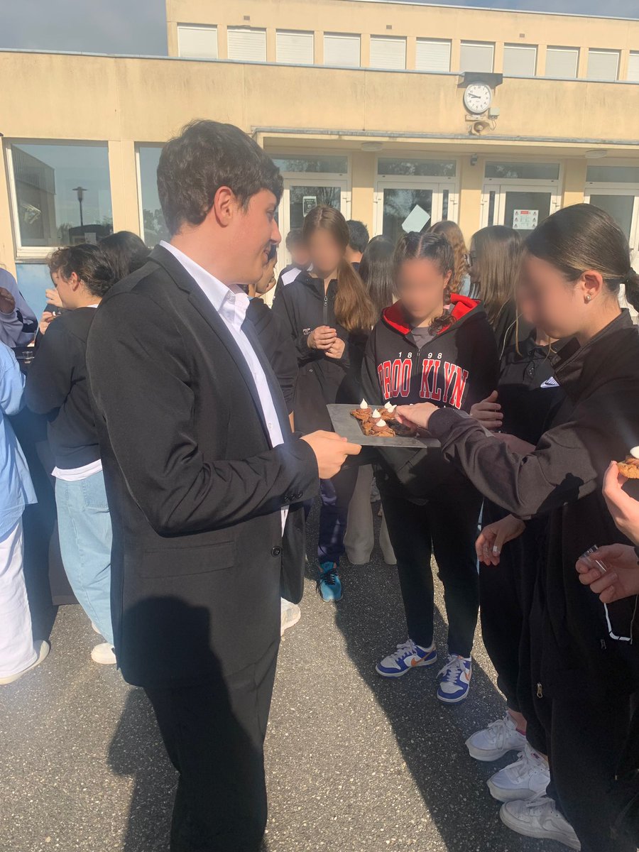 Collège Holderith: découverte des métiers de bouche par nos élèves de 4ème. 
Merci au lycée Pierre et Marie Curie de Freyming-Merlebach.
Une belle matinée 😊
<a href="/Dsden57/">DSDEN de la Moselle</a> <a href="/acnancymetz/">Académie de Nancy-Metz</a> <a href="/LpCurie/">LP Pierre et Marie CURIE</a>