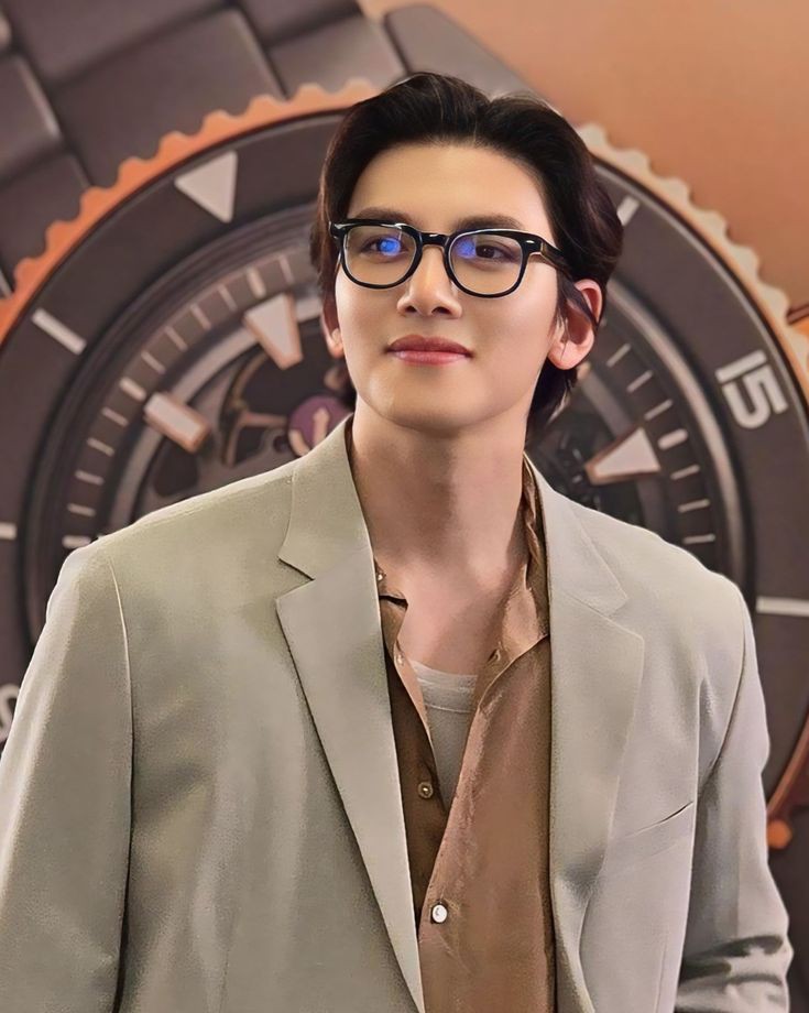 الحب لي ما داري عني😭😭